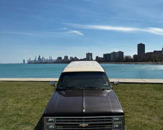 1986 Chevrolet Suburban no rust 186K miles  rebuilt engine and transmission, new tires.