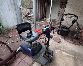 Electric mobility scooter