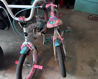 Pair of lil girls bikes. Great shape. Garage kept 
