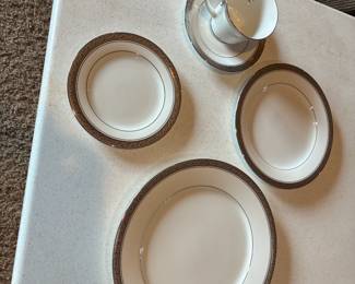 Full 8 piece place setting. 