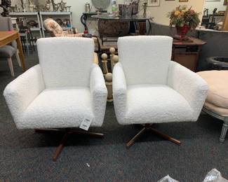 Boucle swivel chairs