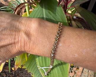 #51 - $700 diamond tennis bracelet 14kt gold 7.66 gr. 