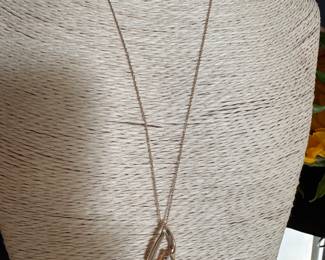 #135 - $285 - 18" gold chain with opal pendant 14kt/10kt. 2.8 gr