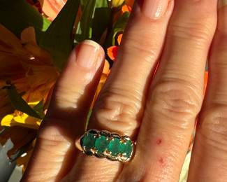 #118 - $550 - Emerald 4 stone ring, 14kt gold, 3.4 grs. size 7 1/4. 