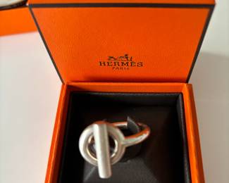 #186 - Hermès Échappée ring silver large Model $580
