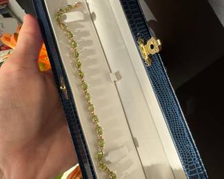 #123 - $350 - Peridot bracelet 10kt gold. 4.7 grs. size 7. 