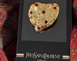 #188 - Yves Saint Laurent - heart brooch or pendant 