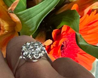 #104 - $600 - 1 ctw w/cluster ring 14kt, 4.3 gr. size 8 1/2