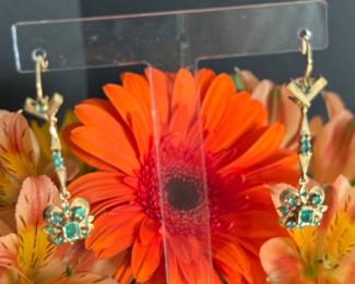 #126 - $1,200 - Emerald on 18kt gold earrings dangling 6.0 grs. 