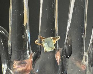 #82 - $210 - Green Beryl 14kt Ring sz 6, 2.33 gr