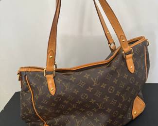#35 - $1050- Louis Vuitton large purse Vintage - Very good condition