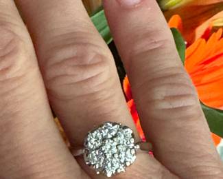 #104 - $600 - 1 ctw w/cluster ring 14kt, 4.3 gr. size 8 1/2