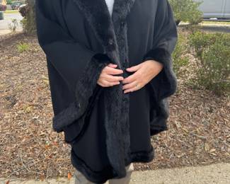 #58 - $275 - Cashmere cape & fox black - size 12-14