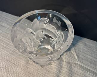 #8- $120 - LALIQUE France crystal "Saumur" vase 5 1/4 x 5 1/8