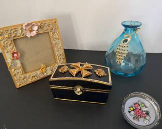 Assortment of Creation by Terry jeweled vintage items around $26 -