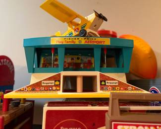 Fisher-Price Play Family airport