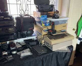 Loads of Electronics!!