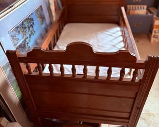 Antique Crib / Bassinet