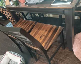 Table with 6 chairs - NICE