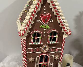 Sweet large sized gingerbread house.  Just in time for Christmas!