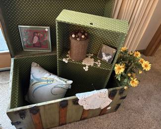 A neat old truml with the tray.