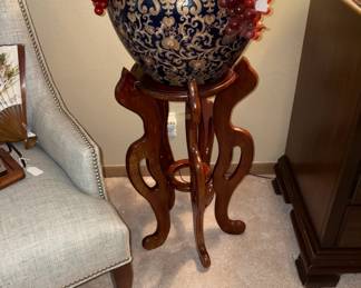 Another shot of the remarkable large fish bowl on stand.