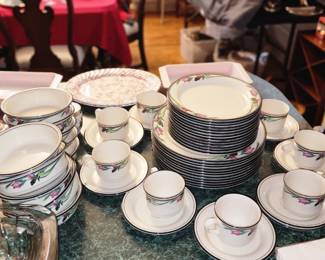 Lenox Midnight Blossum pattern