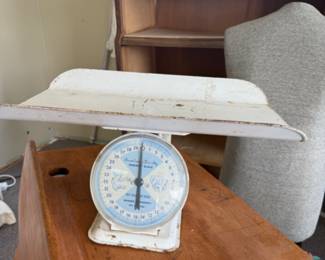 Vintage American Family Nursery scale