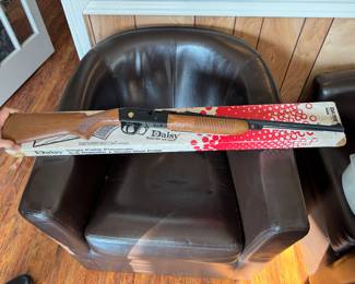 Daisy Model 840 new in box BB gun