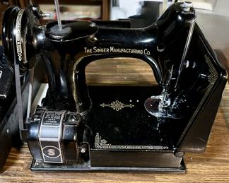 Antique Singer Featherweight Sewing Machine