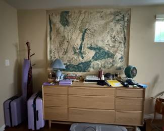 9 drawer dresser blond wood, art 