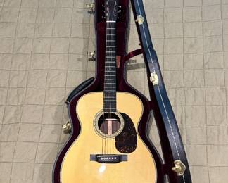 Kay guitar and case Made in Korea 6 strings Model K285