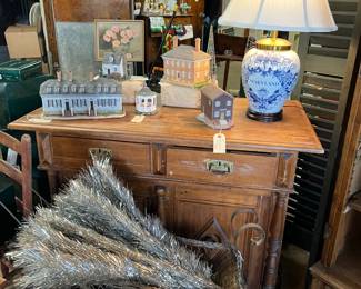 Williamsburg Village, Sleigh