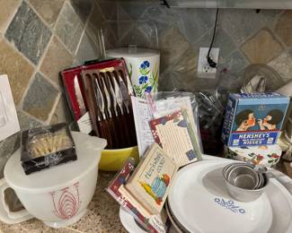 Vintage kitchen items 