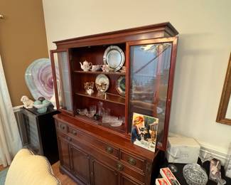 China cabinet 