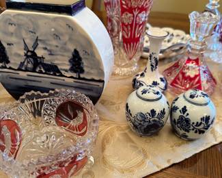 Delft blue and white, most is hand painted