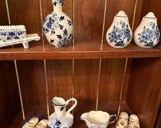 Delft blue and white, most is hand painted