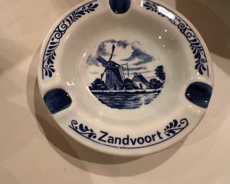 Delft blue and white, most is hand painted