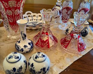 Delft blue and white, most is hand painted