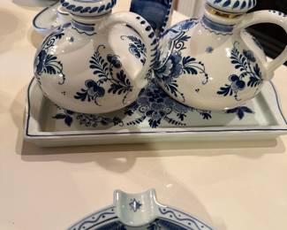 Delft blue and white, most is hand painted