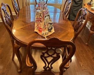Thomasville dining table and six chairs