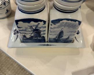 Delft blue and white, most is hand painted