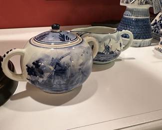 Delft blue and white, most is hand painted