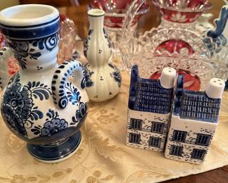 Delft blue and white, most is hand painted