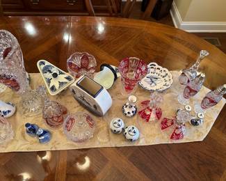 Delft blue and white, most is hand painted