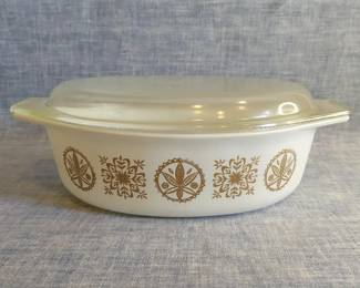 Pyrex 25Qt Dish Gold Hex Design On White