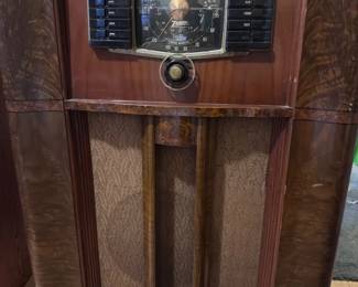 Vintage Zenith Console Tube Radio1940s