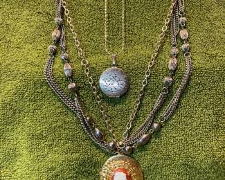 Gold Toned Locket And Cameo