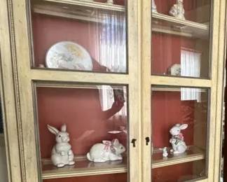 Curio Cabinet W Rabbit Decor Goebel, Fitz Floyd, And More