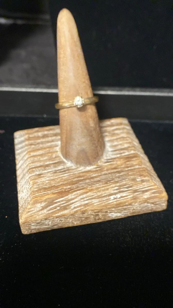 001 14K Gold Diamond Ring